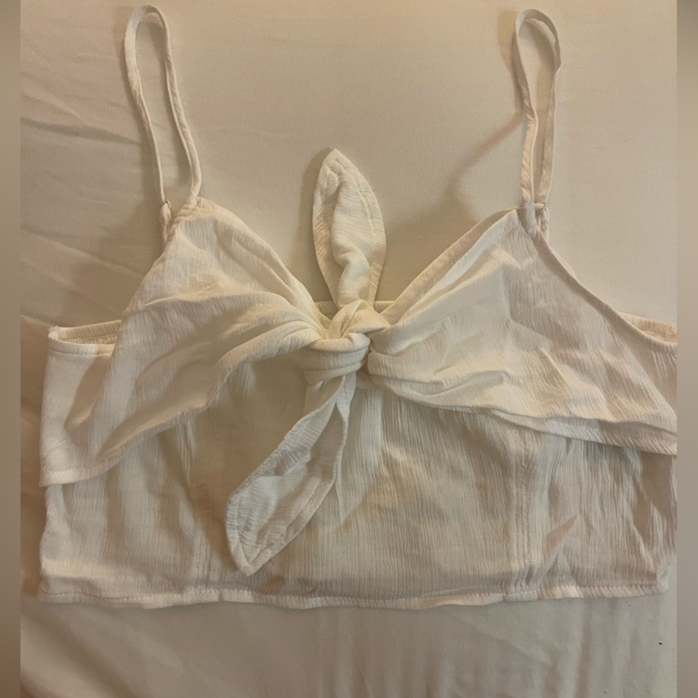 Cropped tie tank